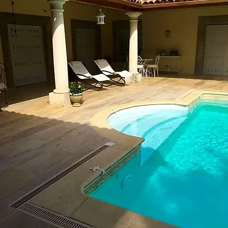 D'hote Couguiolet - Avec Piscine Bed & Breakfast
