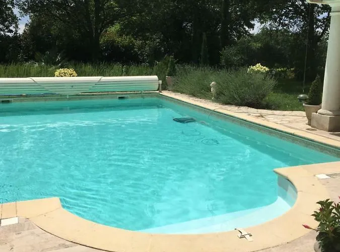 D'hote Couguiolet - Avec Piscine Bed & Breakfast 4*